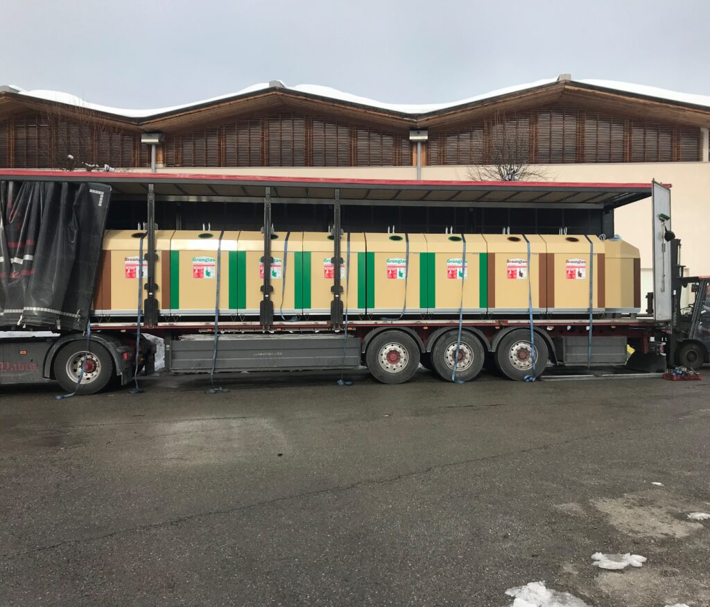 Verladung und Montage vor Ort (2)